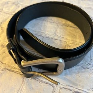 CHUNKY BLACK LEATHER VARNISHED SILVER BUCKLE SNAP OFF MENS BELT